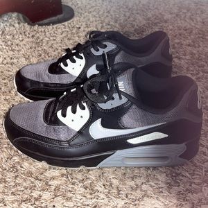 Nike Airmax 2017 black and gray used but like new!